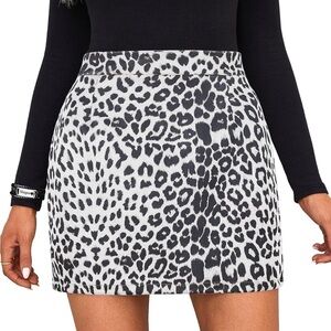 Parkhurst, Large, black and white cheetah print 100% cotton, made in Canada